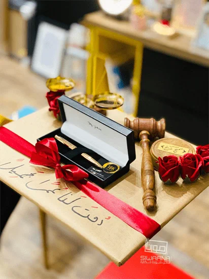 ميزان ومطرقة هدية محامي